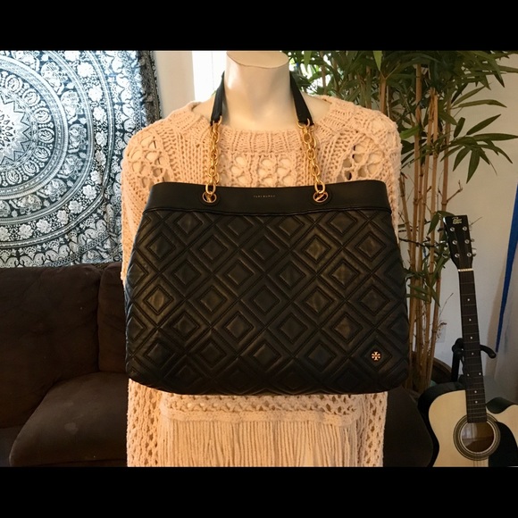 Tory Burch Handbags - Tory Burch Large Quilted Leather Fleming Tote Bag